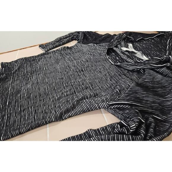 ANTHROPOLOGIE Dolan Black White Striped Cowl Neck Long Sleeve Top Size X-Large - Picture 9 of 9